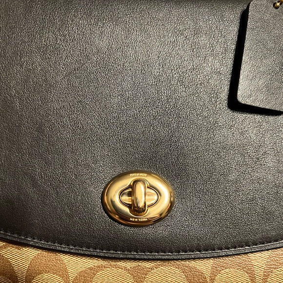 *SOLD* Coach tilly top handle - Picture 5 of 10
